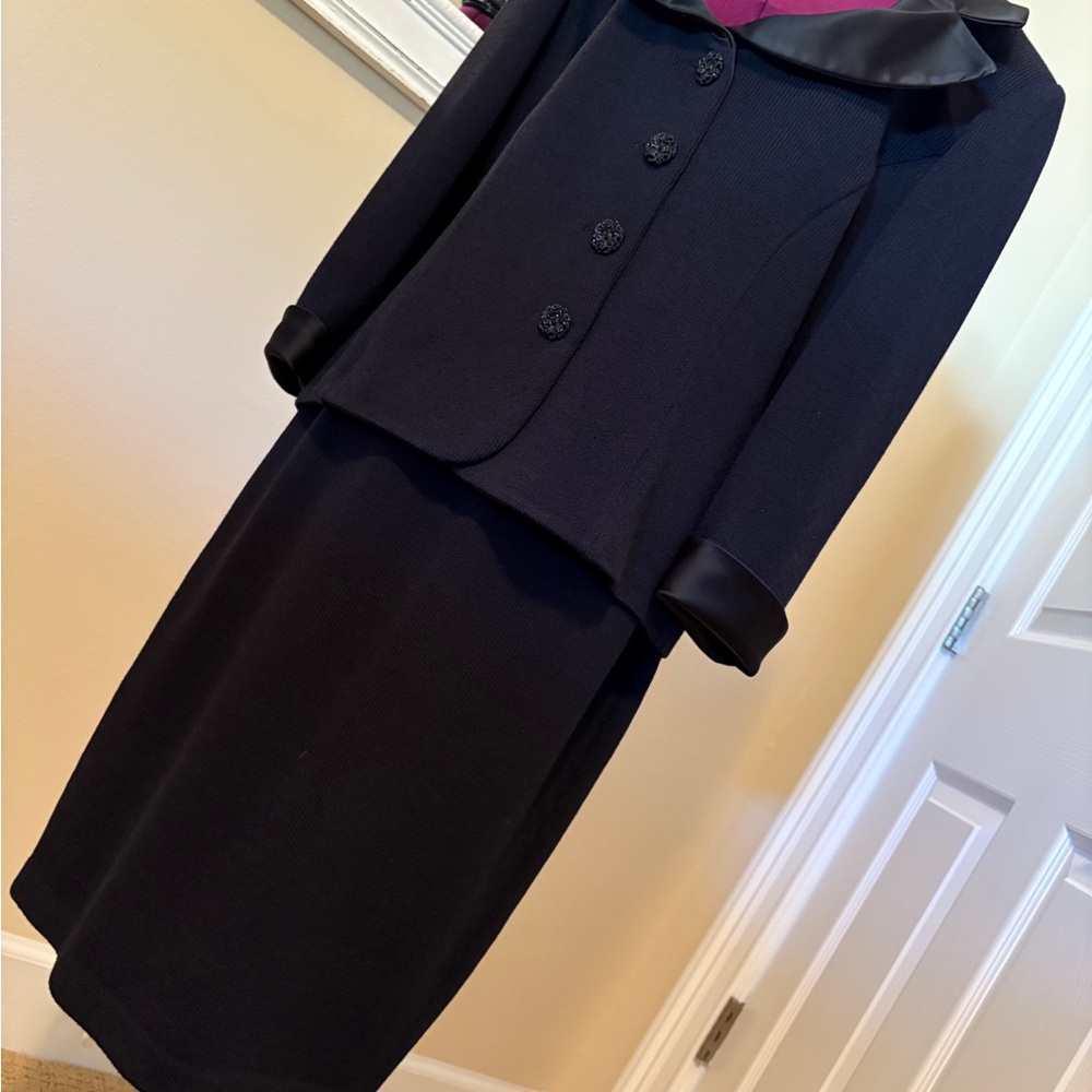 St. John Evening Jacket & Skirt w/Satin Cuffs & Collar EUC Santana